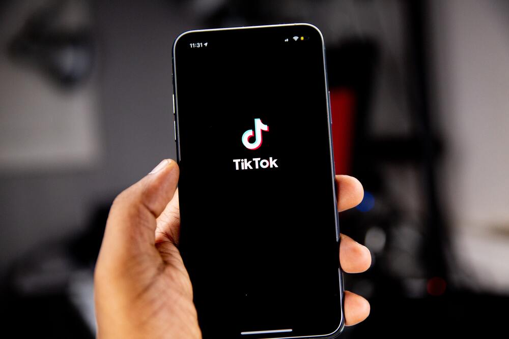 How to Sell on the TikTok Shop: 6 Easy Steps for Beginners!