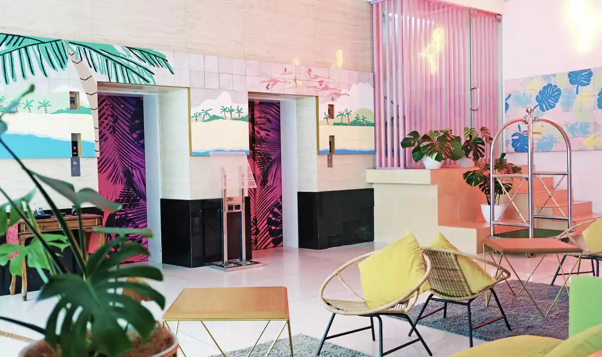 Staycation : Pengertian, Rekomendasi Tempat, dan Solusi Dana Liburan