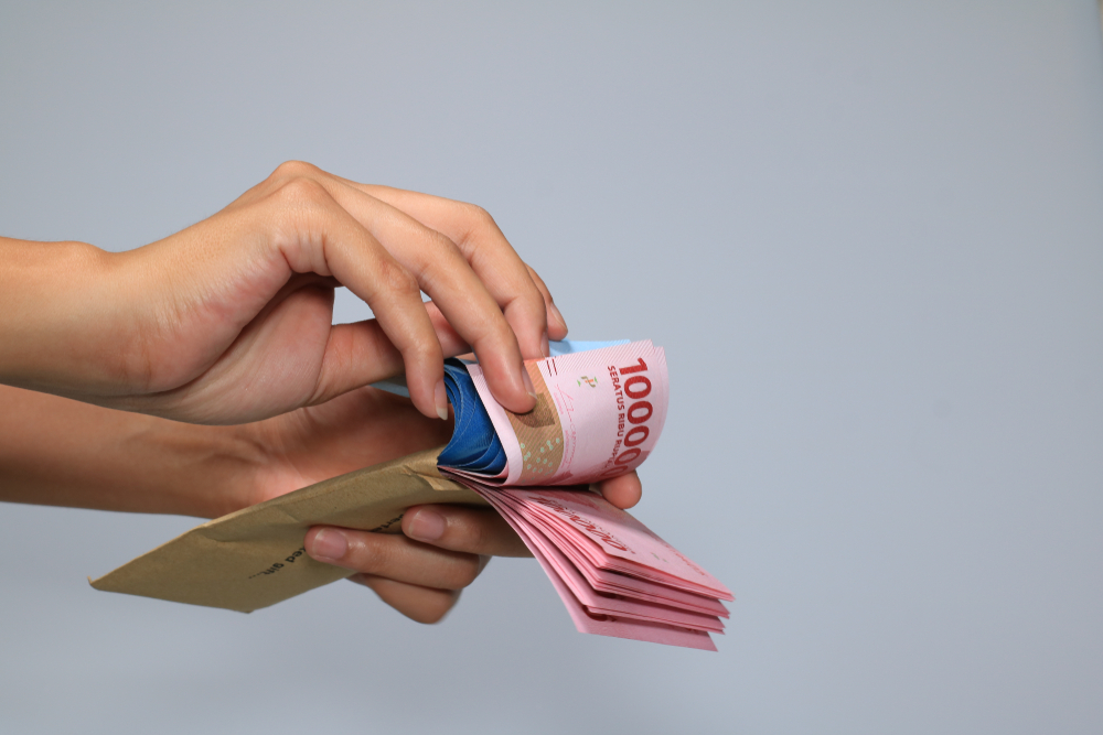 THR Adalah: Pengertian, Cara Menghitung, dan Tips Memanfaatkannya