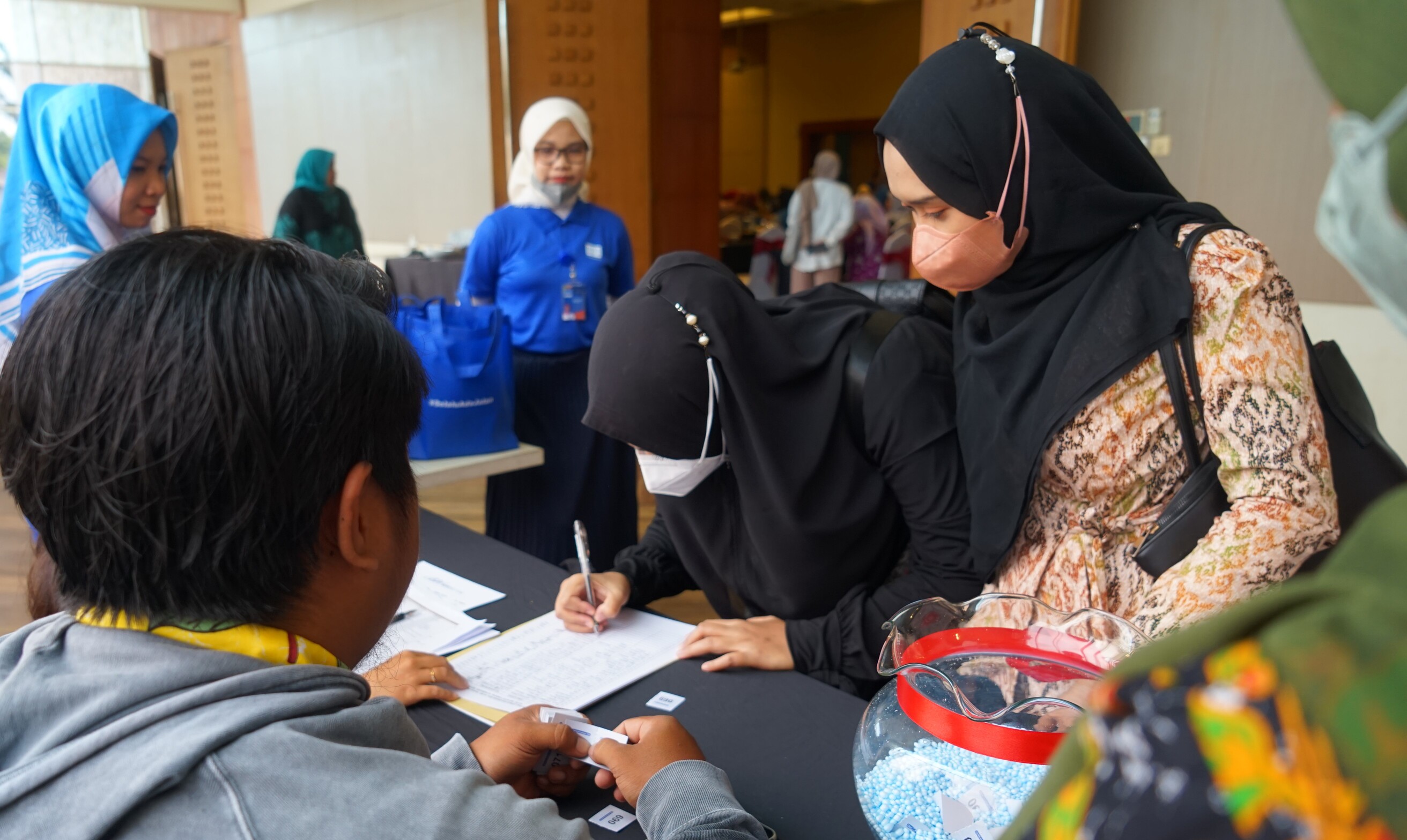 Para pelaku UMKM Belitung mendaftar ulang kepesertaan