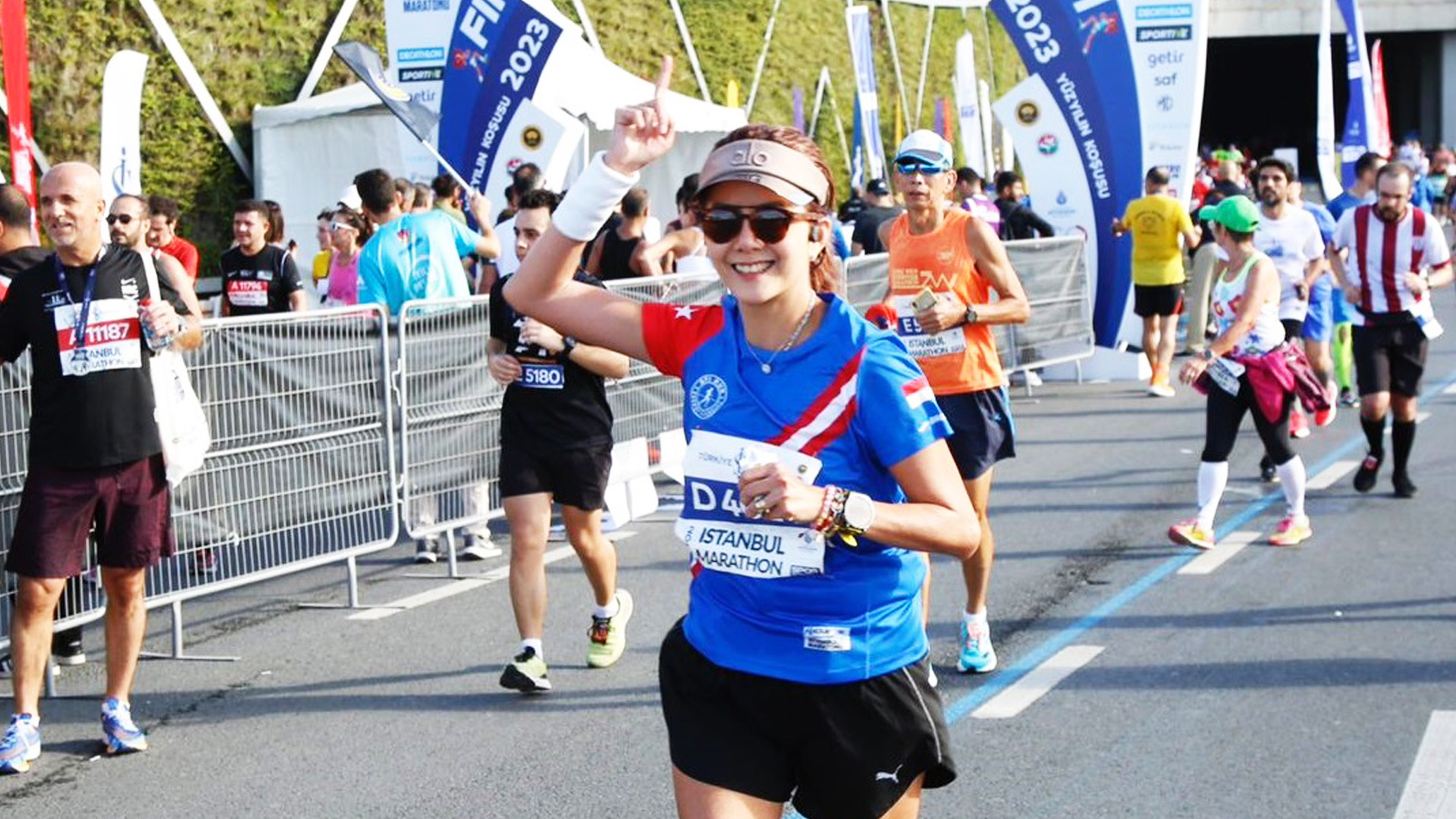 Lomba maraton satu-satunya di dunia yang melintasi dua benua, Asia dan Eropa