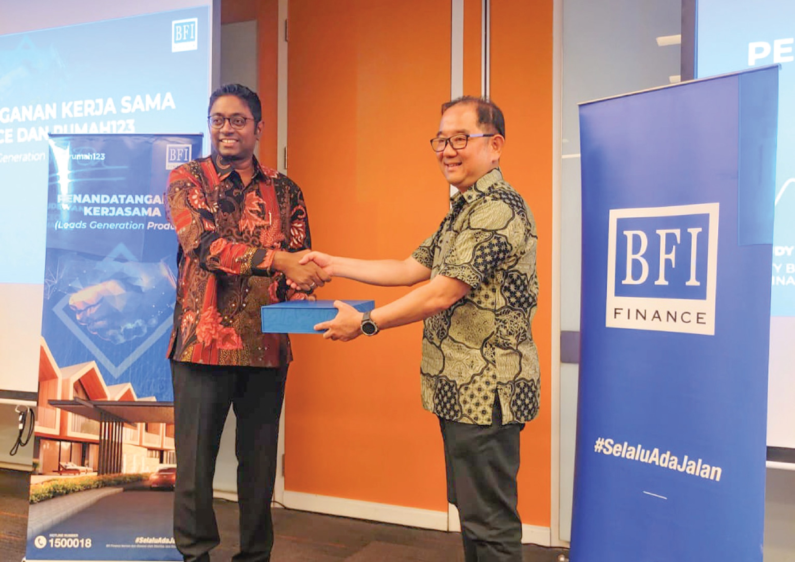 Penandatanganan kerja sama BFI Finance dan Rumah123