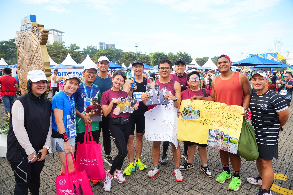 Para peserta lomba dari beragam daerah 