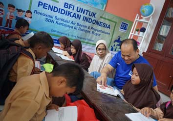 BFI Finance Dukung Program Renovasi SD di Bogor