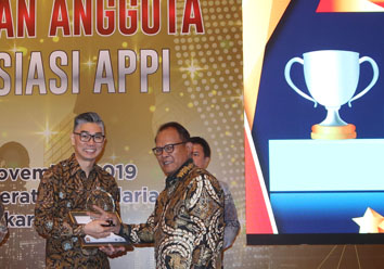 BFI Finance Kembali Terima Penghargaan dari APPI 