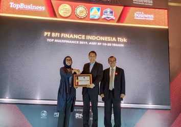 BFI Finance Raih Penghargaan Top Finance 2019